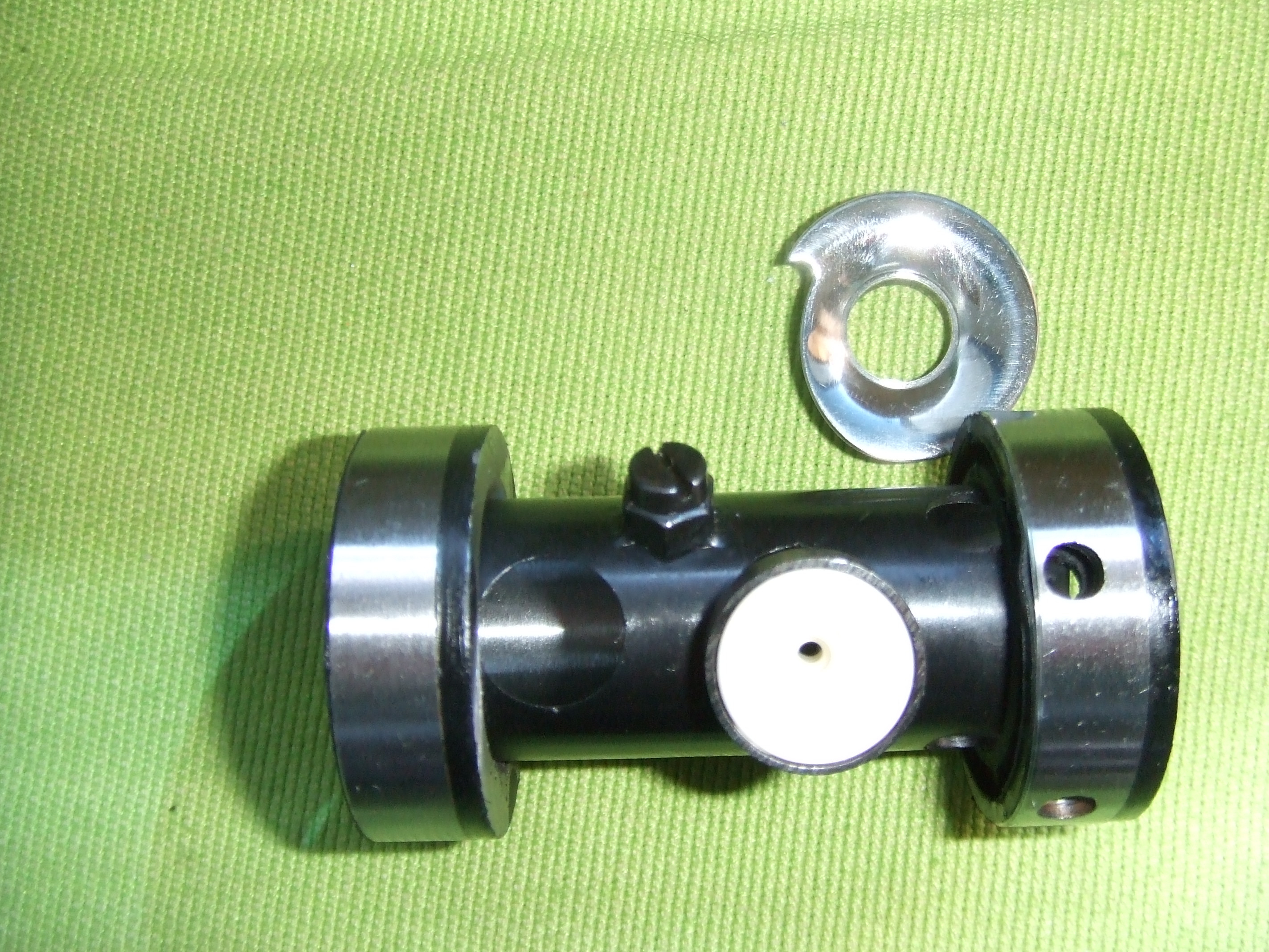 Resilient mounting, navels, separators